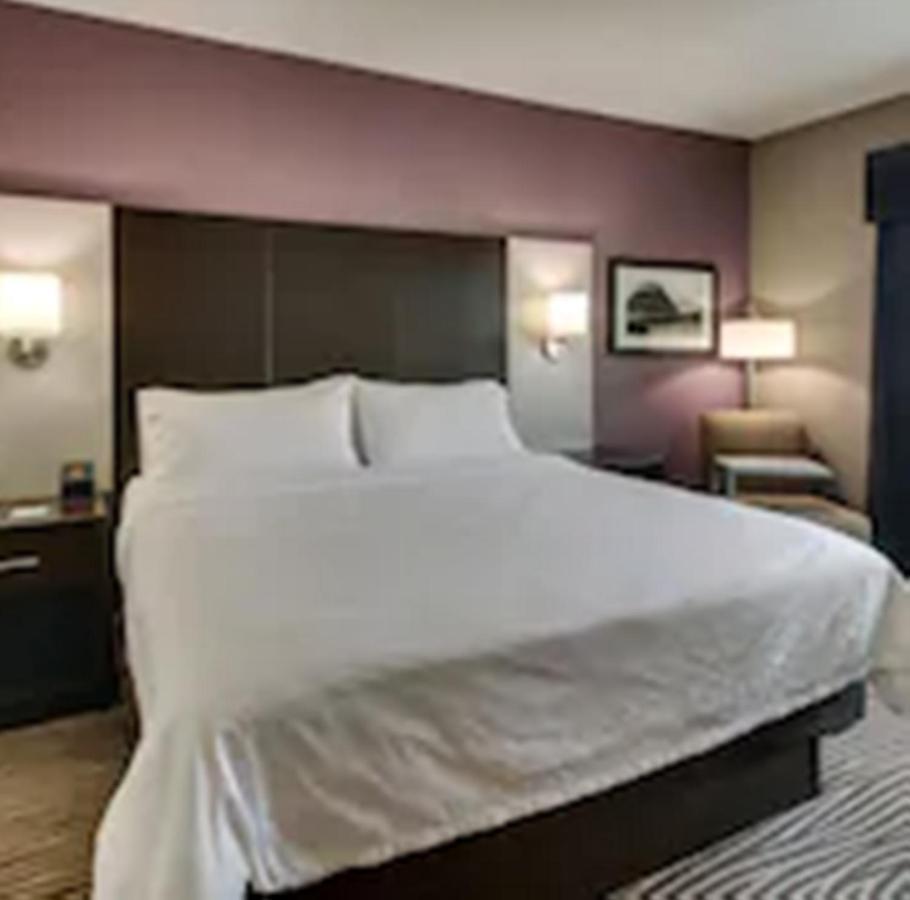 Holiday Inn Express & Suites Cheektowaga North East By Ihg Εξωτερικό φωτογραφία