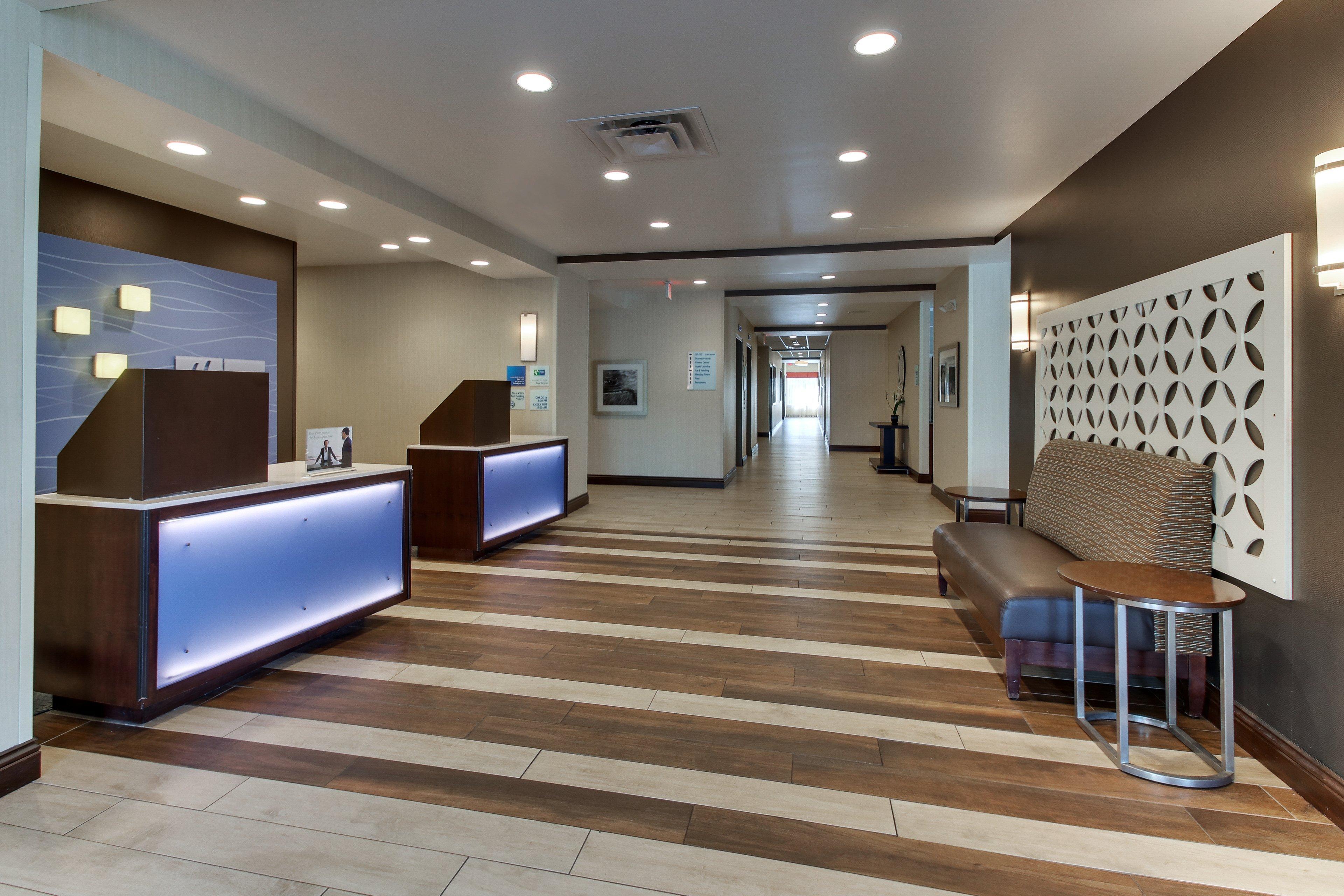 Holiday Inn Express & Suites Cheektowaga North East By Ihg Εξωτερικό φωτογραφία